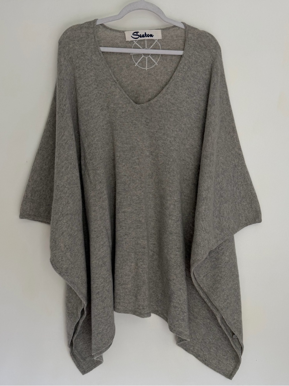 Seaton 100% Cashmere Luxury Heather Gray V-Neck Poncho Sweater